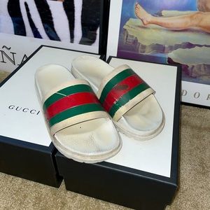 USED Gucci Flip flops